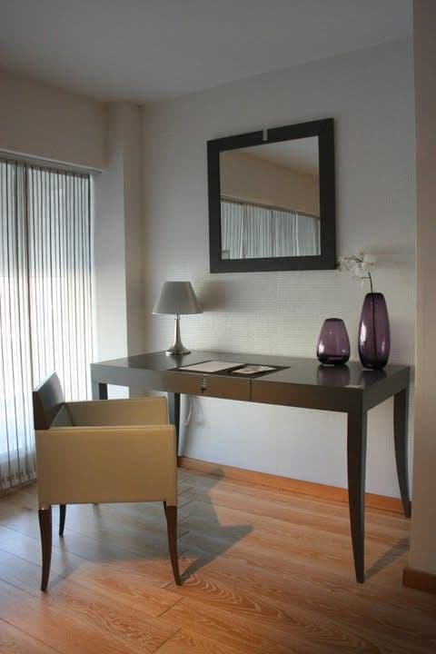 Scaun cu braț fin. I cat. 7-7055 2