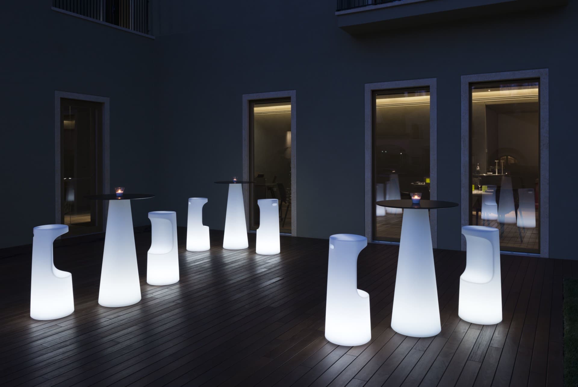 Fura Stool 8