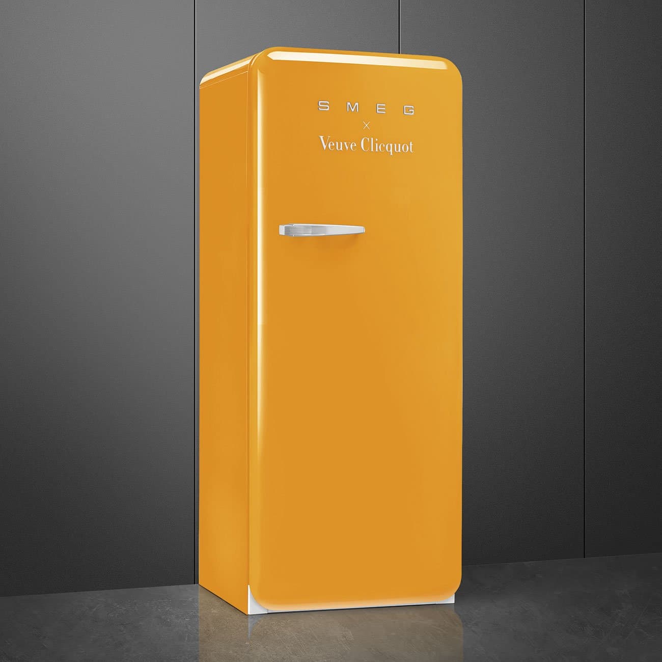 Frigider 50' Style Smeg & Veuve Cliquot FAB28RDYVC5 4