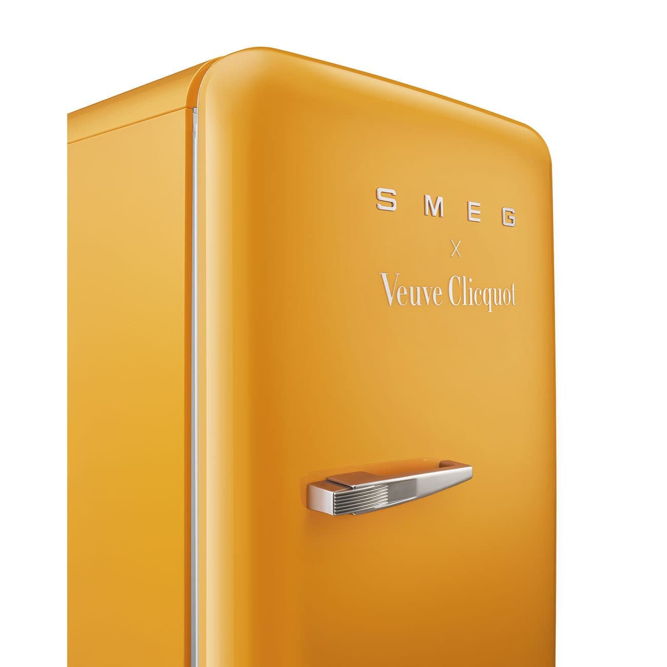 Frigider 50' Style Smeg & Veuve Cliquot FAB28RDYVC5 8