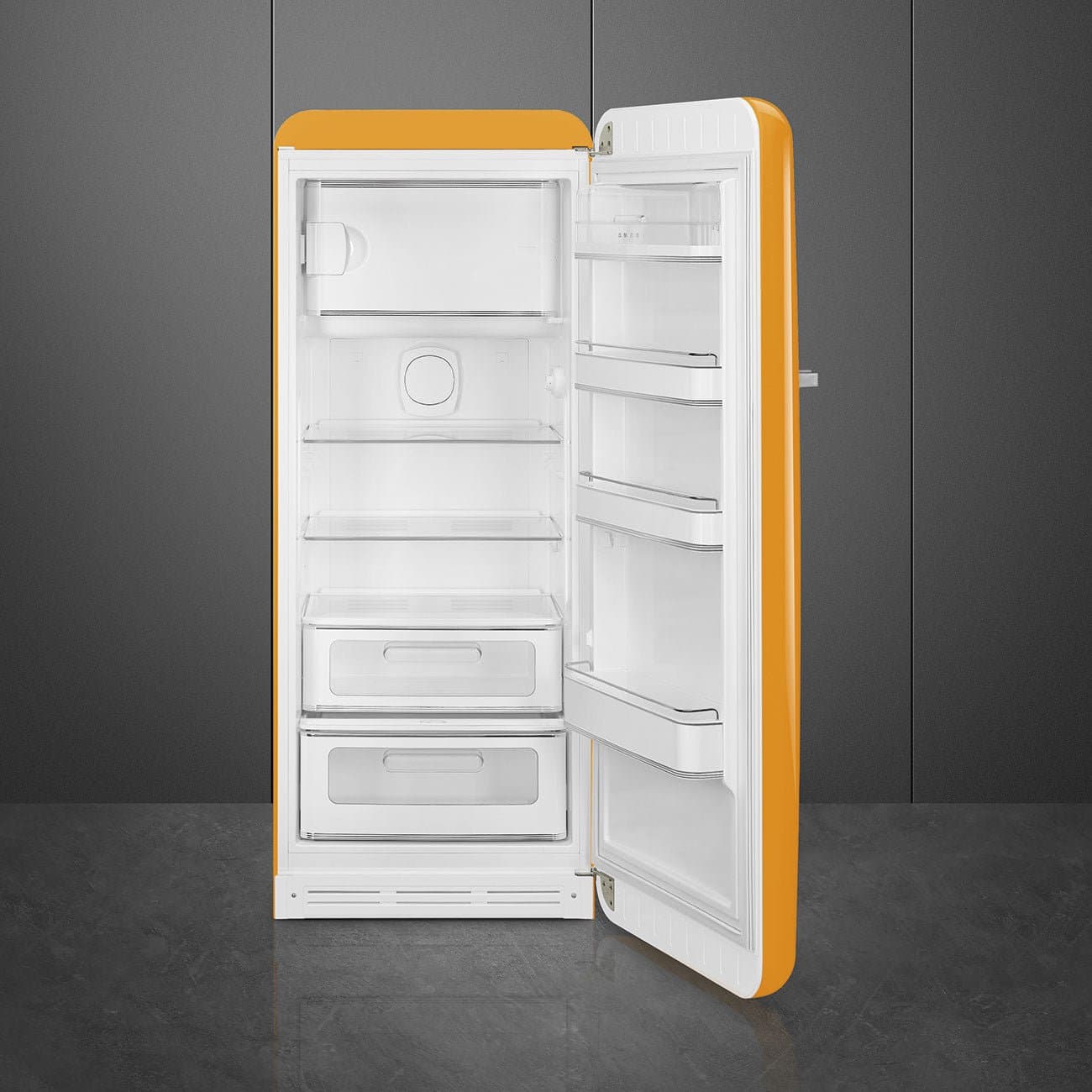 Frigider 50' Style Smeg & Veuve Cliquot FAB28RDYVC5 10