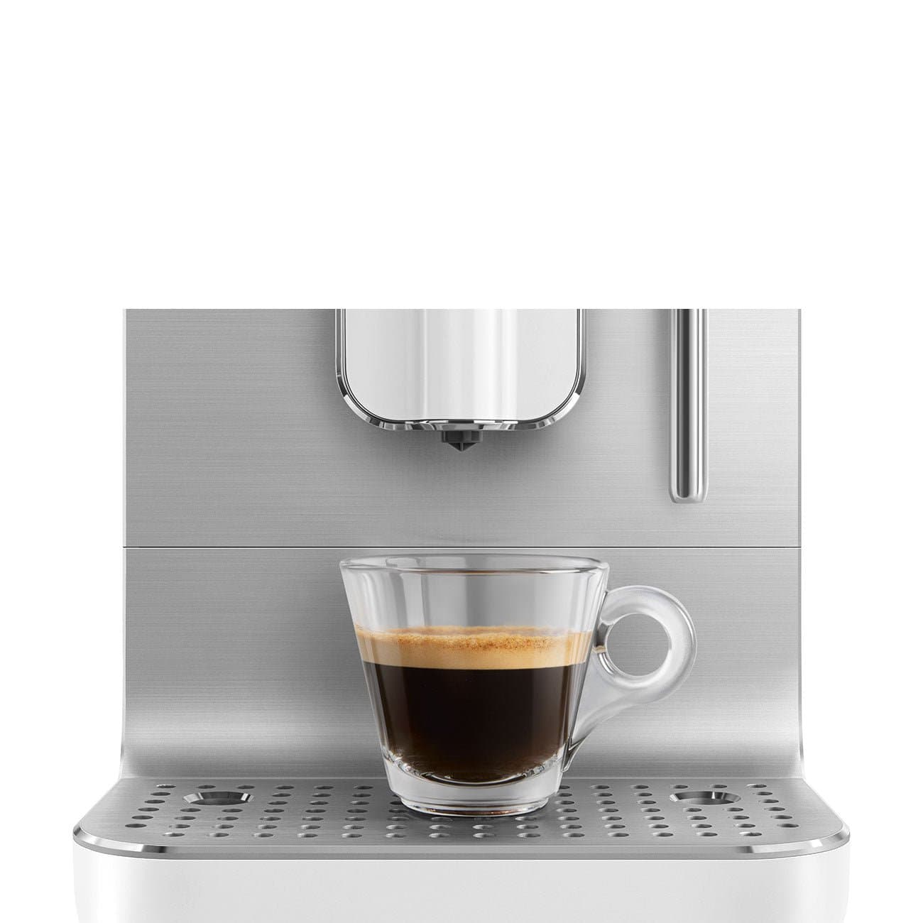 Espressor Smeg BCC02WHMEU 6