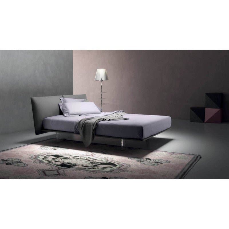 Pat Curious Self-Standing 2